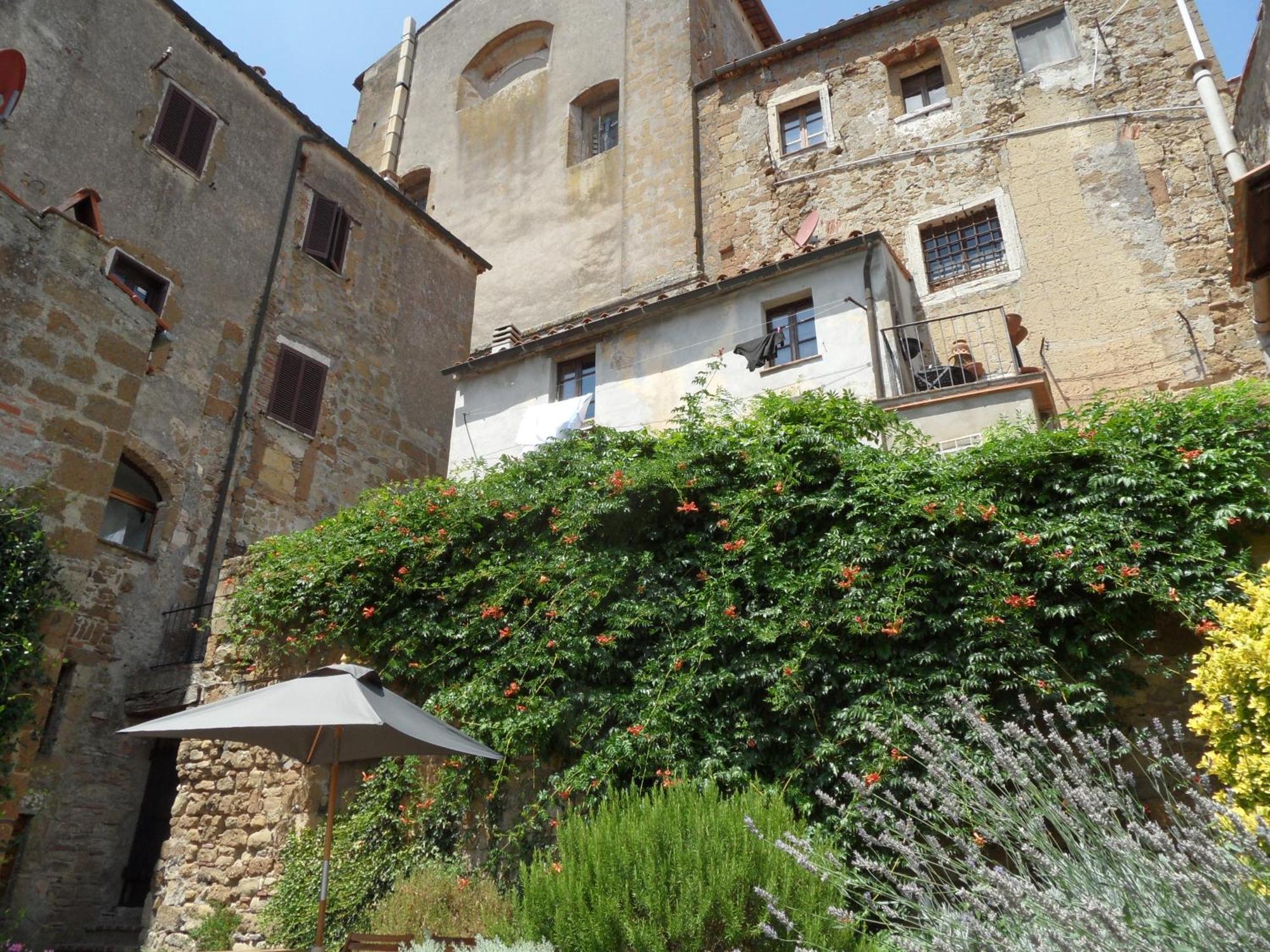 Un Giardino Nel Tufo Bed & Breakfast Pitigliano Ngoại thất bức ảnh